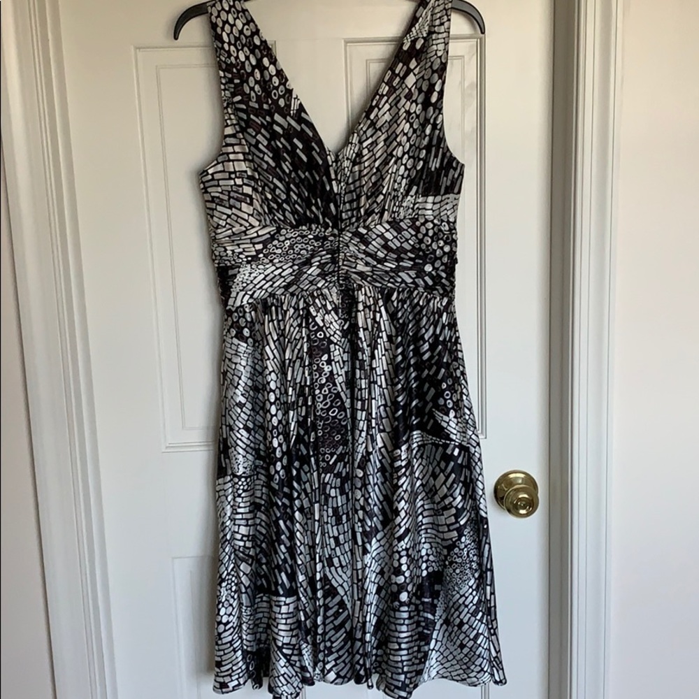 Dress - Picture 2 of 4